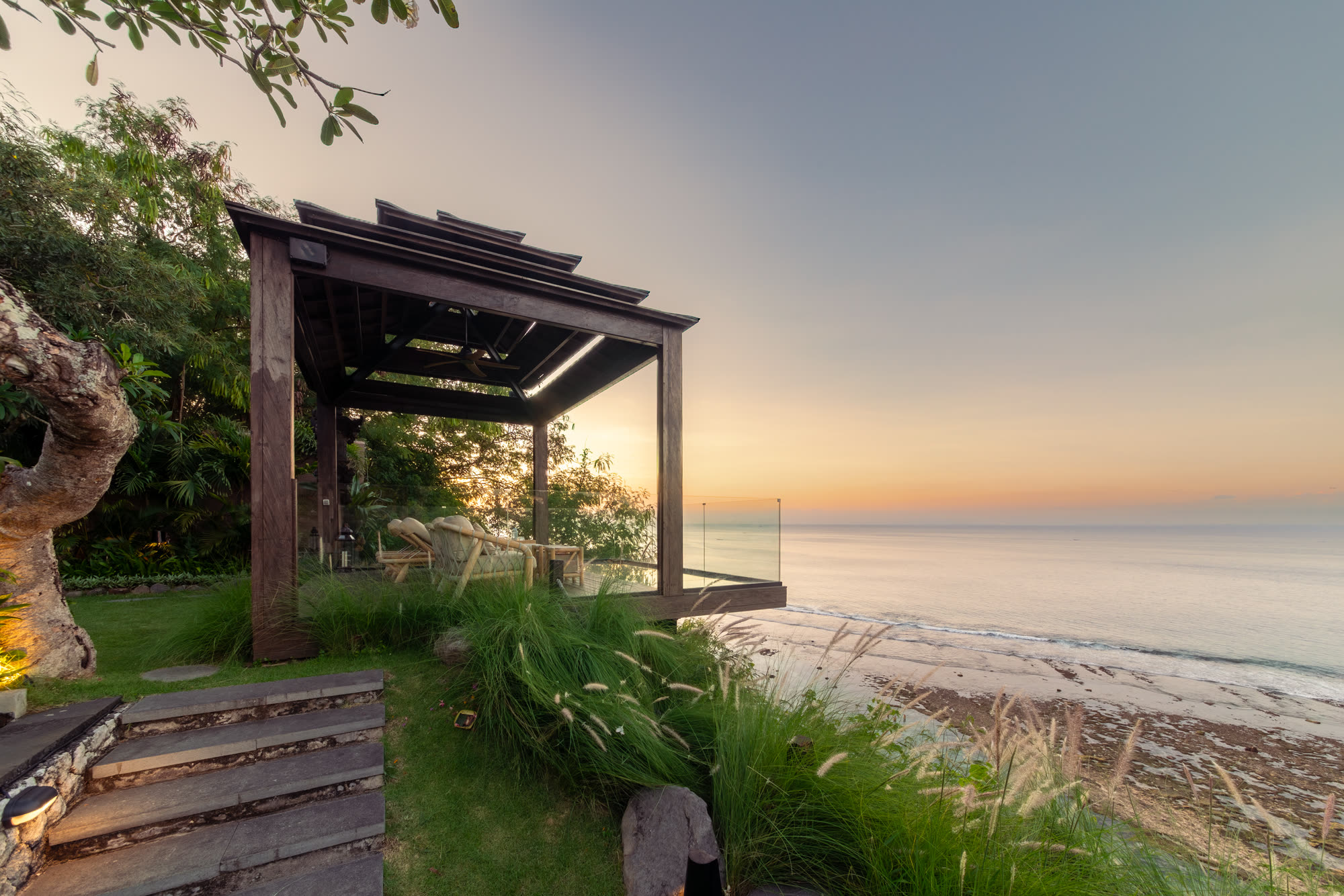 The bale at dusk above the beach
