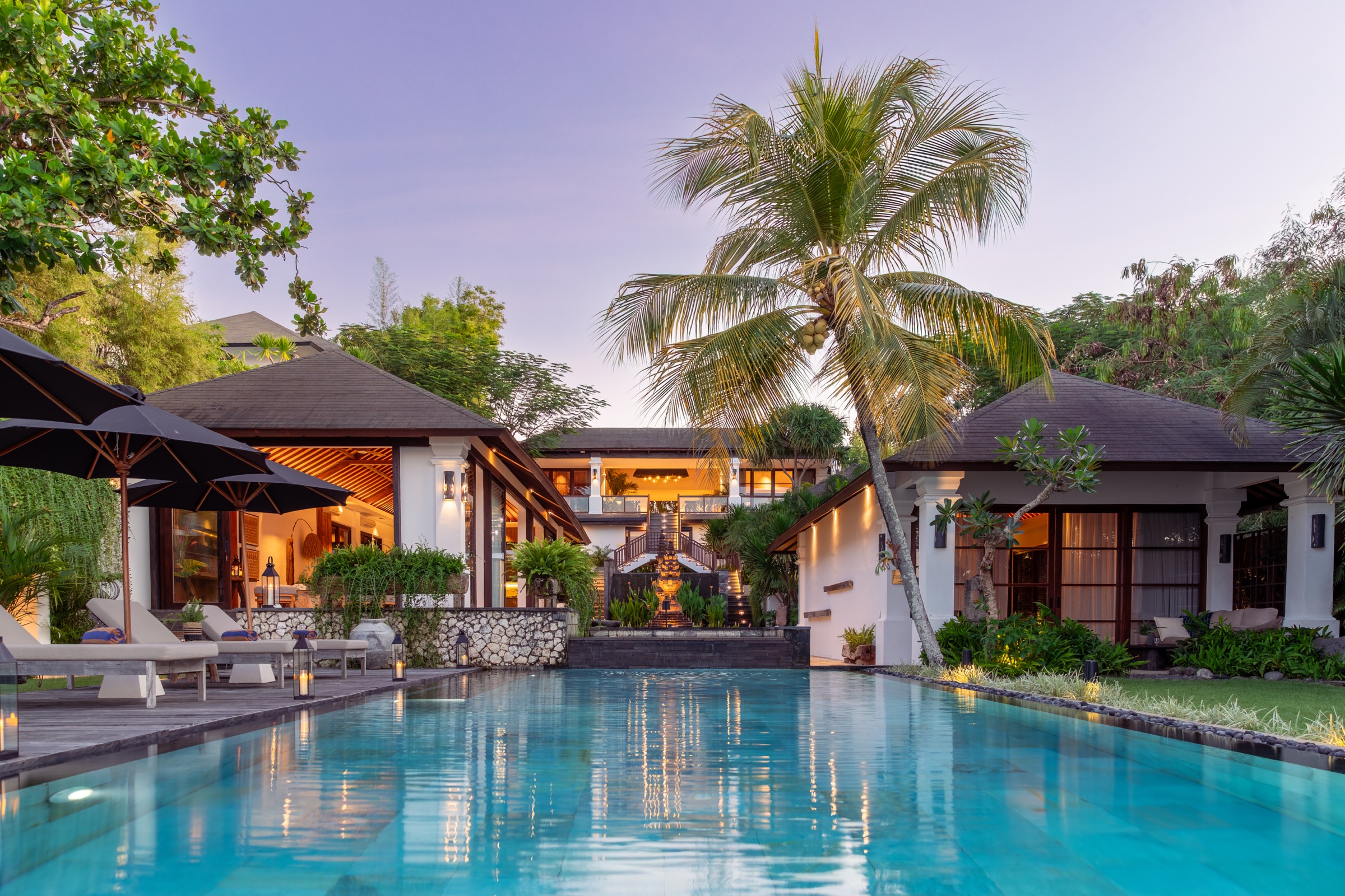 Ulu Salila pool and villa at dusk