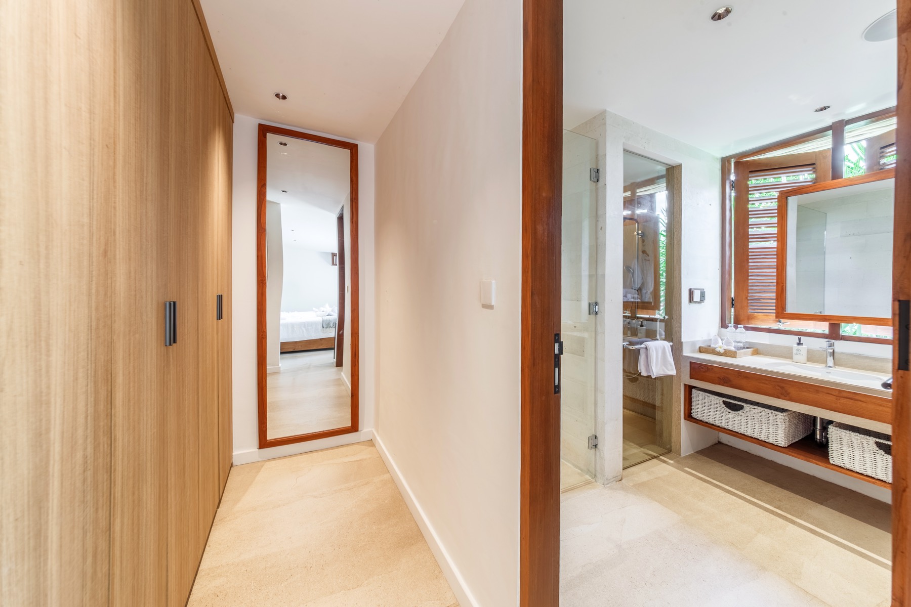 Nyang Nyang wardrobe corridor and ensuite